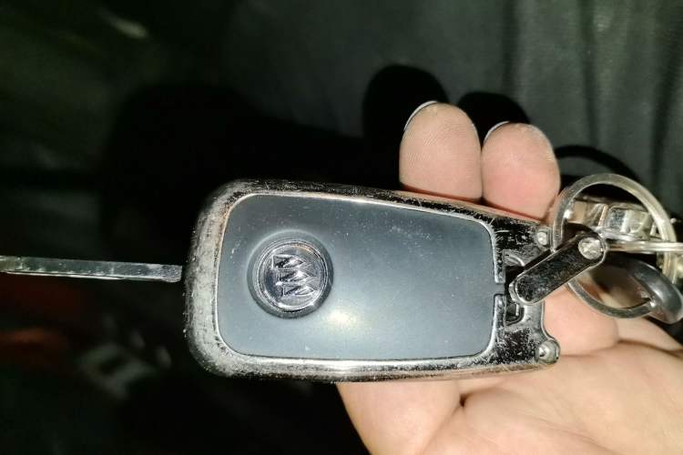 Used Buick Encore 2015 1.4T Manual Two-Wheel Drive Urban Advanced Model Vehicle Key
