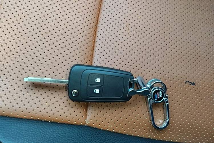Used Buick Encore 2015 1.4T Automatic Two-Wheel Drive Urban Elite Version Vehicle Key