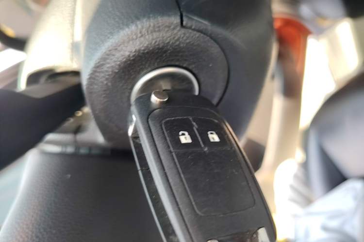 Used Buick Encore 2015 1.4T Automatic Two-Wheel Drive Urban Elite Version Vehicle Key