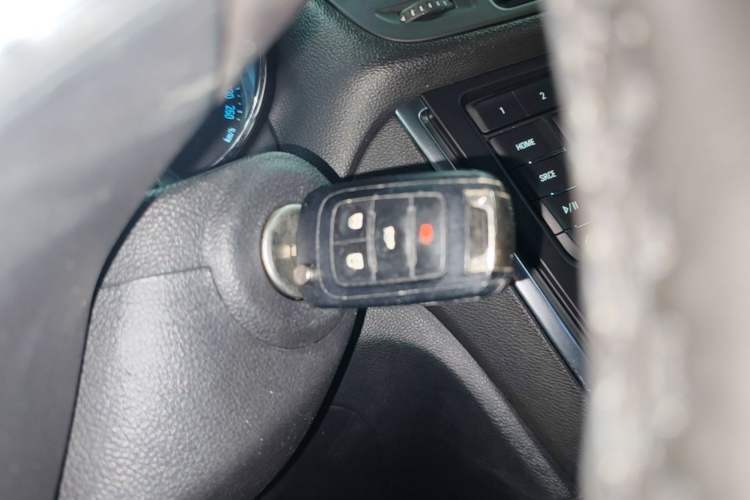 Used Buick Encore 2015 1.4T Automatic Two-Wheel Drive Urban Leading Model Vehicle Key