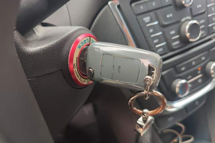 Used Buick Encore 2015 1.4T Automatic Two-Wheel Drive Urban Elite Version Vehicle Key