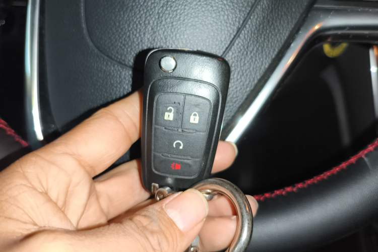 Used Buick Encore 2015 1.4T Automatic Two-Wheel Drive Urban Leading Model Vehicle Key