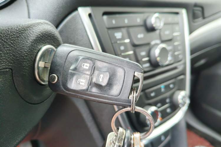 Used Buick Encore 2015 1.4T Automatic Two-Wheel Drive Urban Elite Version Vehicle Key