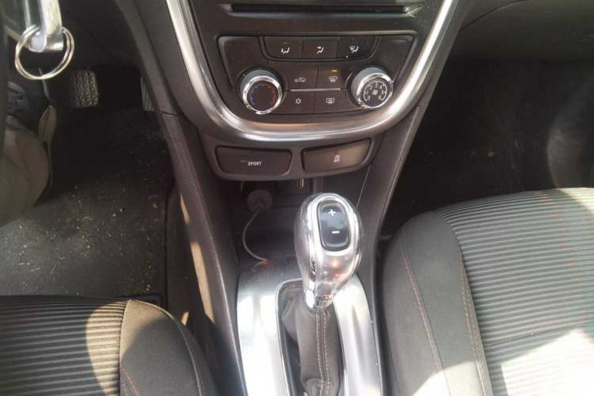 Used Buick Encore 2015 1.4T Automatic Two-Wheel Drive Urban Elite Version Gear Lever