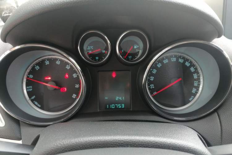 Used Buick Encore 2015 1.4T Manual Two-Wheel Drive Urban Advanced Model Instrument Cluster