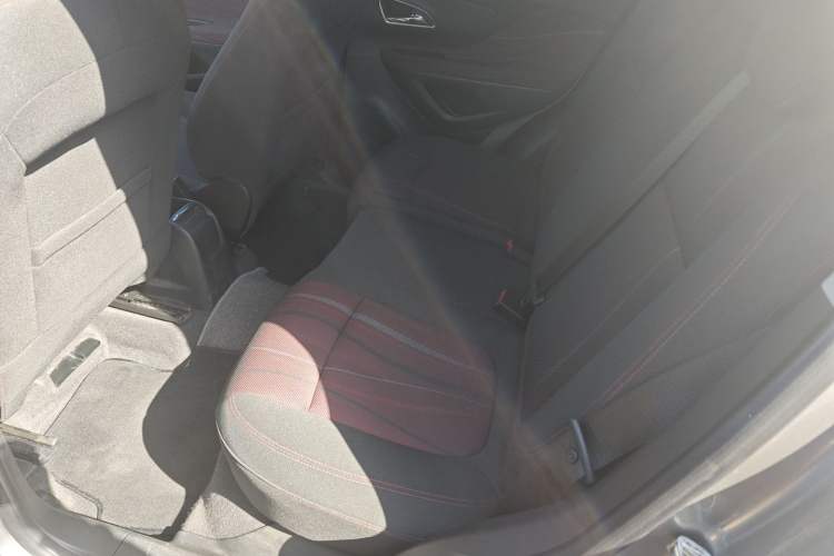 Used Buick Encore 2015 1.4T Manual Two-Wheel Drive Urban Advanced Model Left Rear Seat