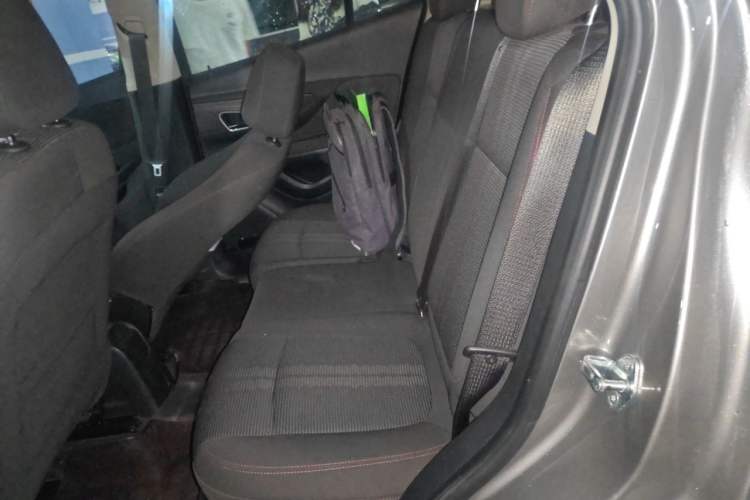 Used Buick Encore 2015 1.4T Automatic Two-Wheel Drive Urban Elite Version Left Rear Seat