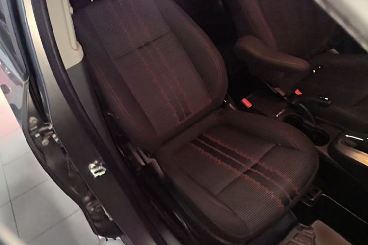 Used Buick Encore 2015 1.4T Automatic Two-Wheel Drive Urban Elite Version Right Front Seat