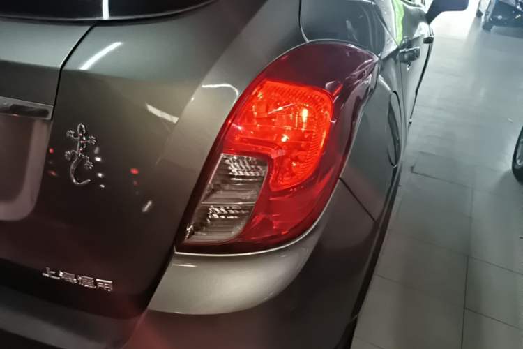 Used Buick Encore 2015 1.4T Automatic Two-Wheel Drive Urban Elite Version Right Rear Taillight