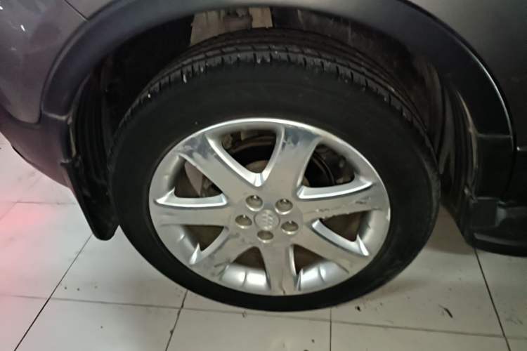 Used Buick Encore 2015 1.4T Automatic Two-Wheel Drive Urban Elite Version Right Rear Wheel Hub