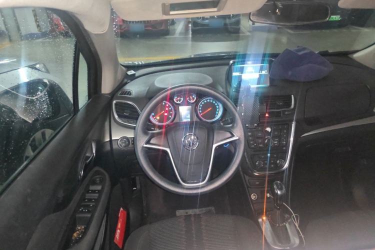 Used Buick Encore 2015 1.4T Automatic Two-Wheel Drive Urban Elite Version Steering Wheel