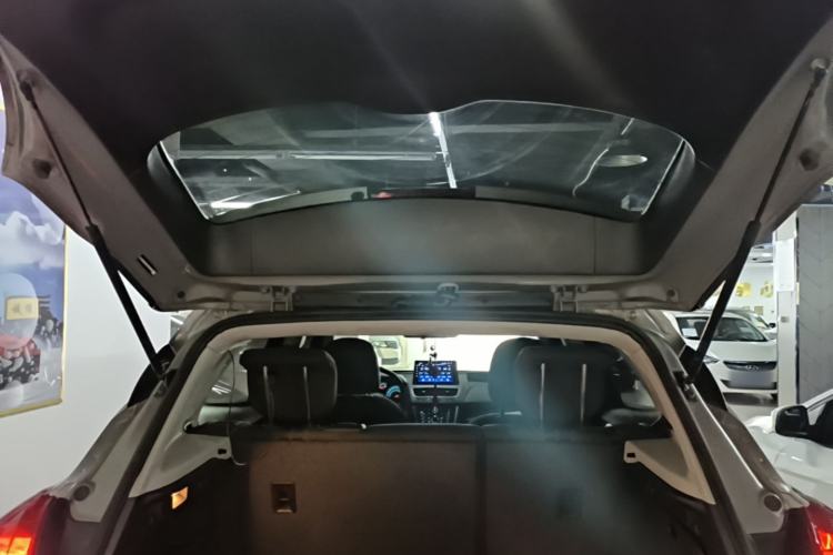 Used Buick Encore 2015 1.4T Automatic Two-Wheel Drive Urban Elite Version Trunk