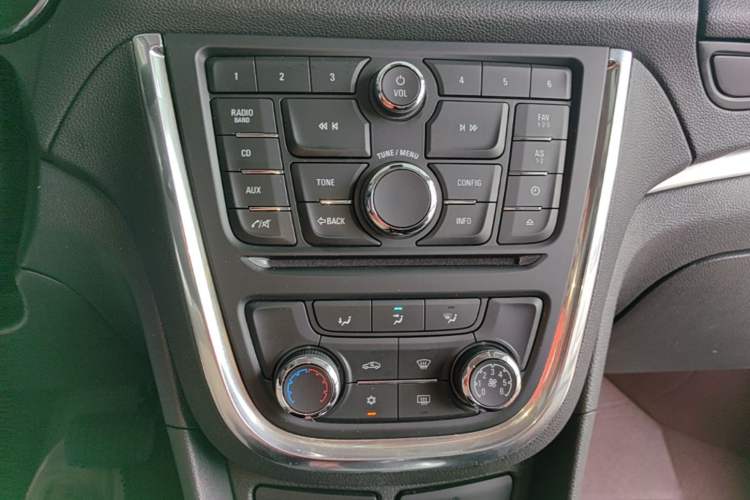 Used Buick Encore 2015 1.4T Automatic Two-Wheel Drive Urban Elite Version Audio And AC Panel