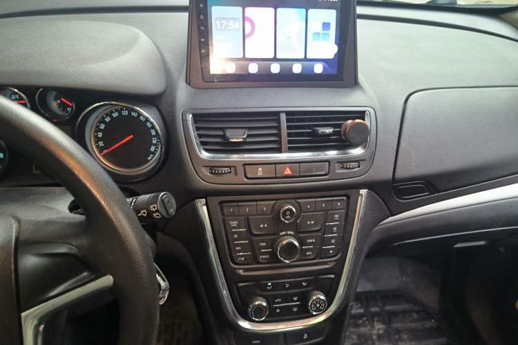 Used Buick Encore 2015 1.4T Automatic Two-Wheel Drive Urban Elite Version Audio And AC Panel