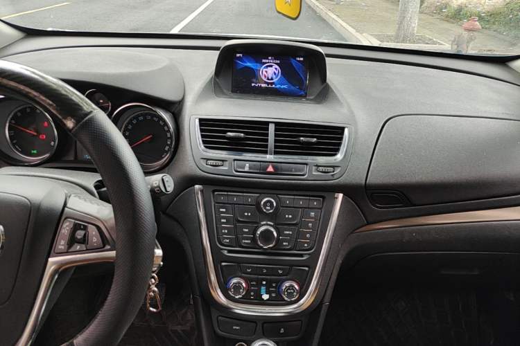 Used Buick Encore 2015 1.4T Automatic Two-Wheel Drive Urban Leading Model Audio And AC Panel