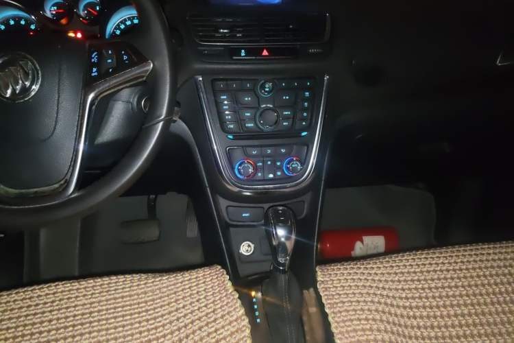 Used Buick Encore 2015 1.4T Automatic Two-Wheel Drive Urban Leading Model Audio And AC Panel