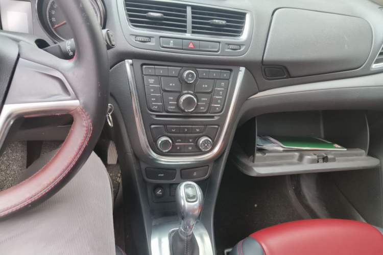 Used Buick Encore 2015 1.4T Automatic Two-Wheel Drive Urban Elite Version Audio And AC Panel