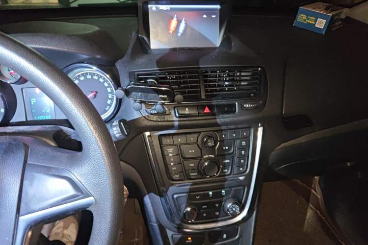 Used Buick Encore 2015 1.4T Automatic Two-Wheel Drive Urban Elite Version Audio And AC Panel