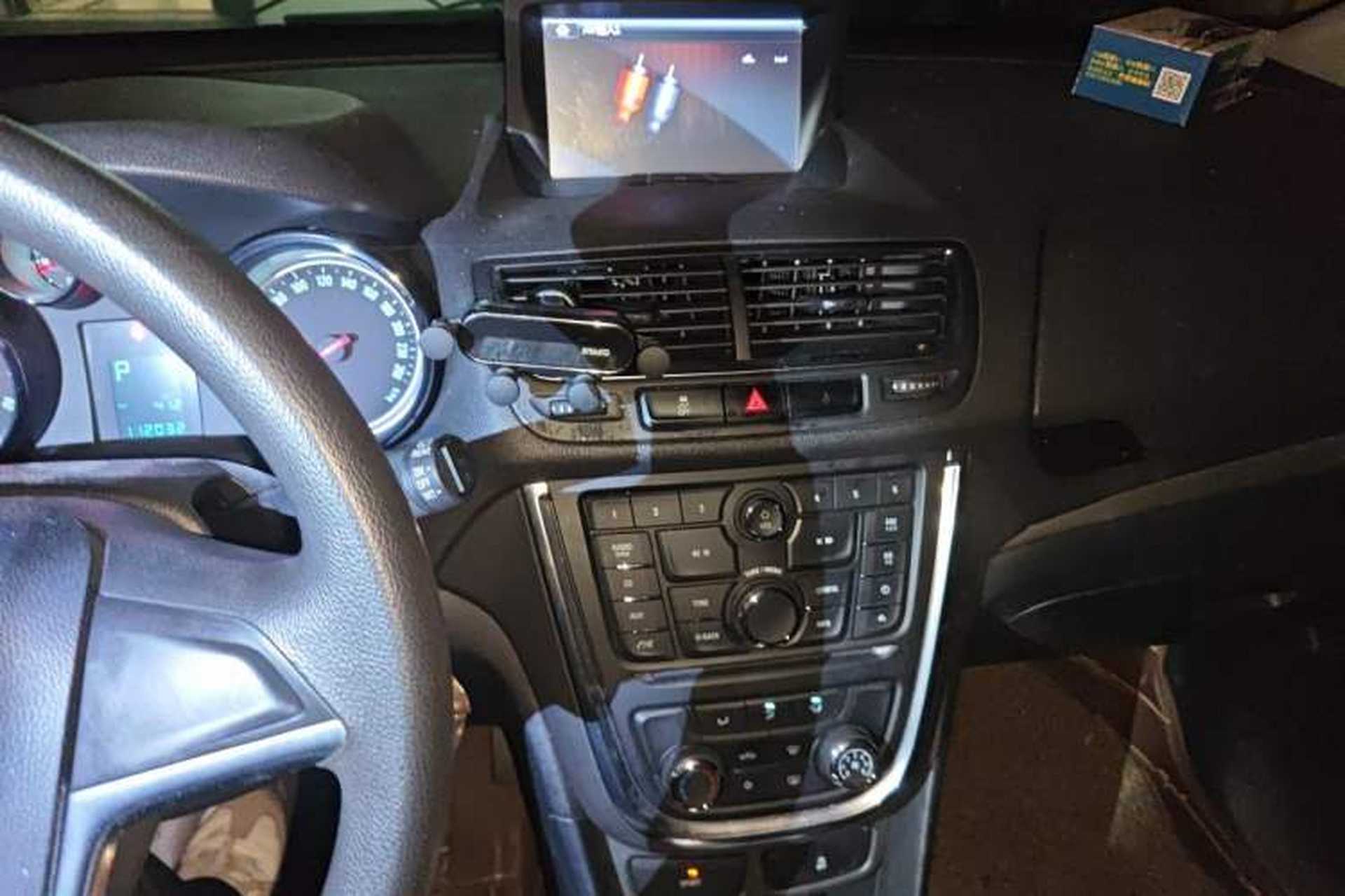 Used Buick Encore 2015 1.4T Automatic Two-Wheel Drive Urban Elite Version Audio And AC Panel