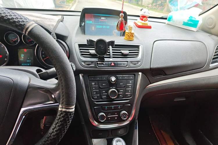 Used Buick Encore 2015 1.4T Automatic Two-Wheel Drive Urban Elite Version Audio And AC Panel