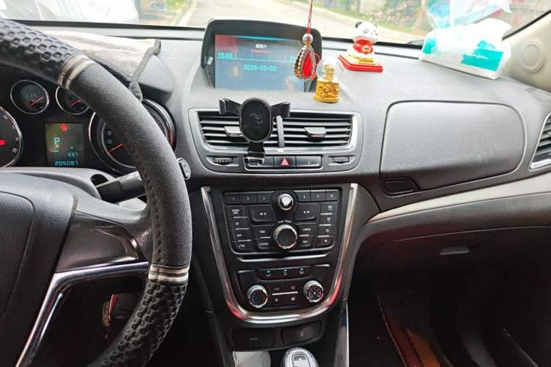 Used Buick Encore 2015 1.4T Automatic Two-Wheel Drive Urban Elite Version Audio And AC Panel