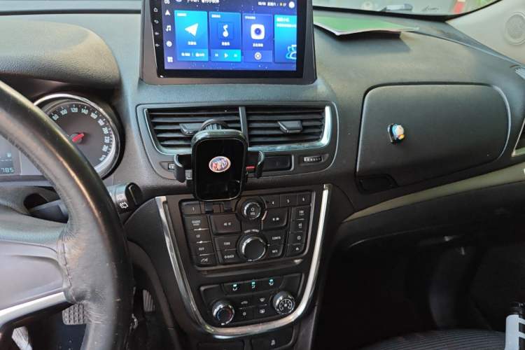 Used Buick Encore 2015 1.4T Automatic Two-Wheel Drive Urban Elite Version Audio And AC Panel