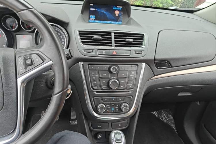 Used Buick Encore 2015 1.4T Automatic Two-Wheel Drive Urban Leading Model Audio And AC Panel