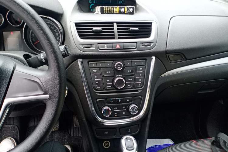 Used Buick Encore 2015 1.4T Automatic Two-Wheel Drive Urban Elite Version Audio And AC Panel