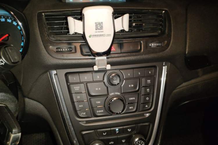 Used Buick Encore 2015 1.4T Automatic Two-Wheel Drive Urban Elite Version Audio And AC Panel