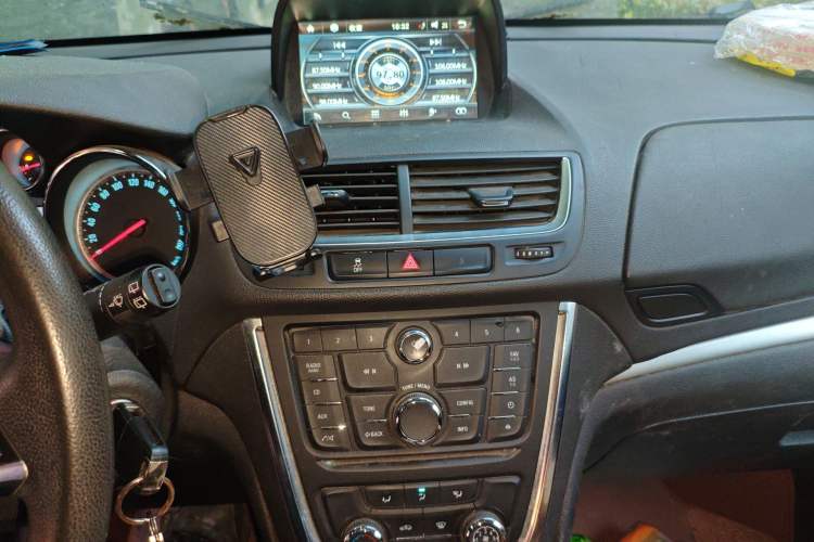 Used Buick Encore 2015 1.4T Automatic Two-Wheel Drive Urban Elite Version Audio And AC Panel