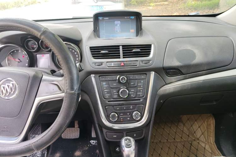 Used Buick Encore 2015 1.4T Automatic Two-Wheel Drive Urban Elite Version Audio And AC Panel