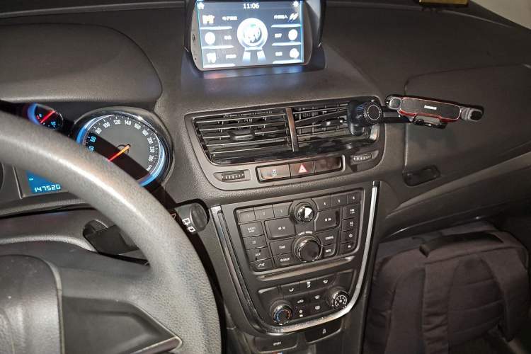 Used Buick Encore 2015 1.4T Automatic Two-Wheel Drive Urban Elite Version Audio And AC Panel