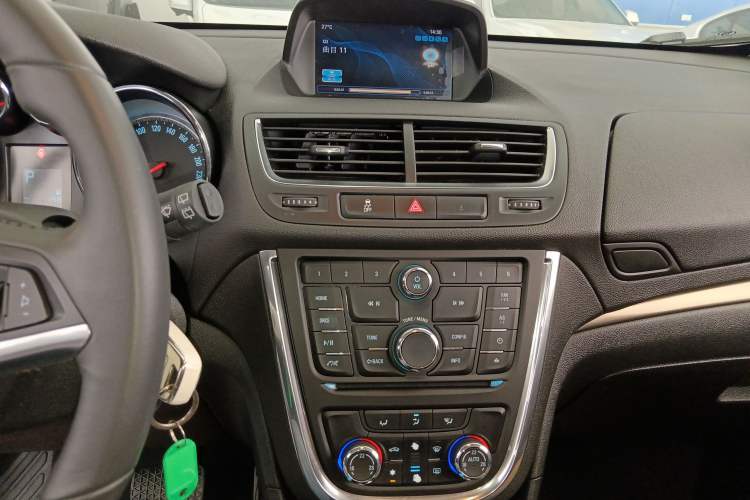 Used Buick Encore 2015 1.4T Automatic Two-Wheel Drive Urban Leading Model Audio And AC Panel