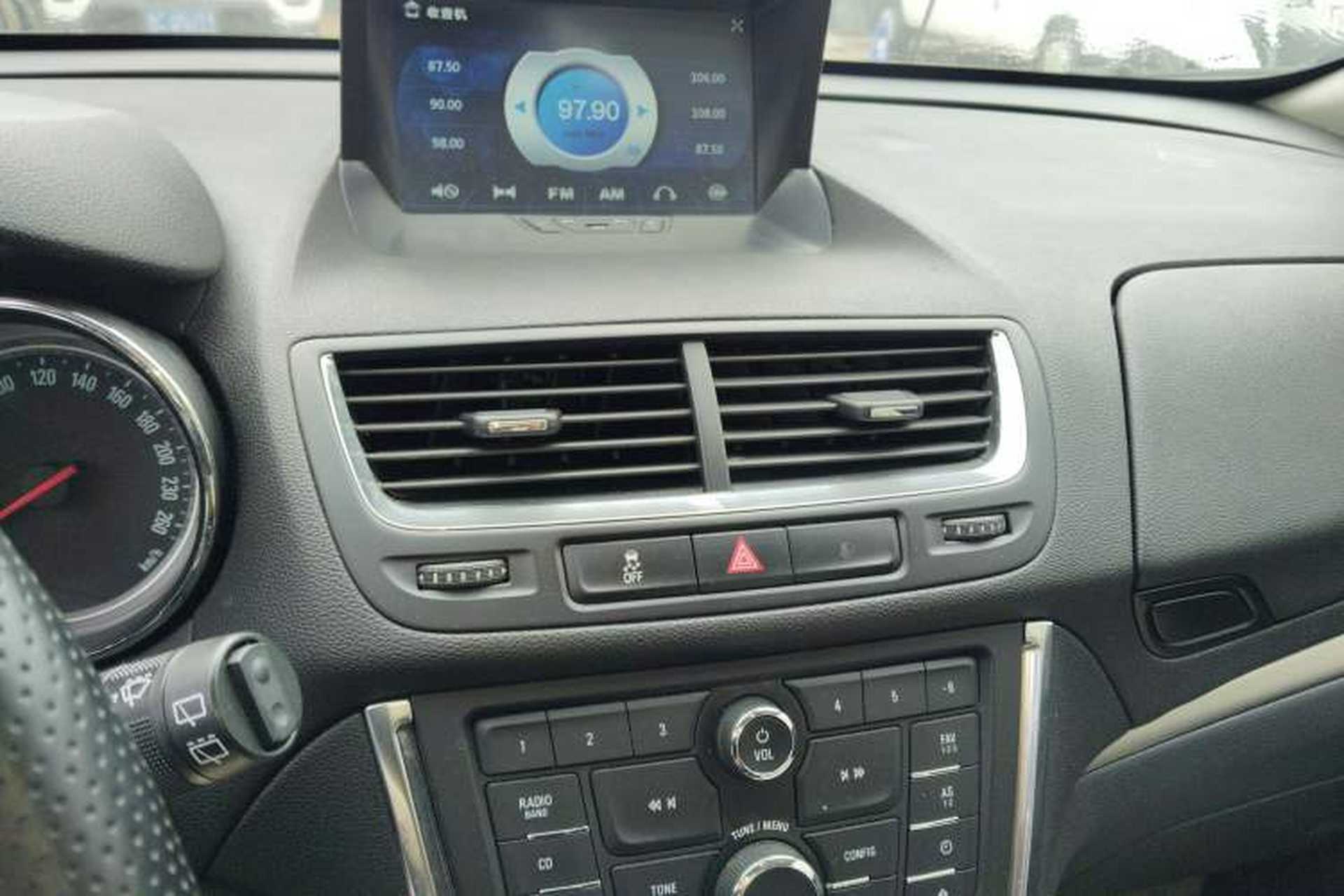 Used Buick Encore 2015 1.4T Automatic Two-Wheel Drive Urban Elite Version Audio And AC Panel