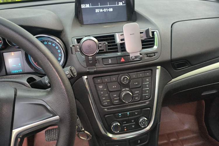 Used Buick Encore 2015 1.4T Automatic Two-Wheel Drive Urban Elite Version Audio And AC Panel