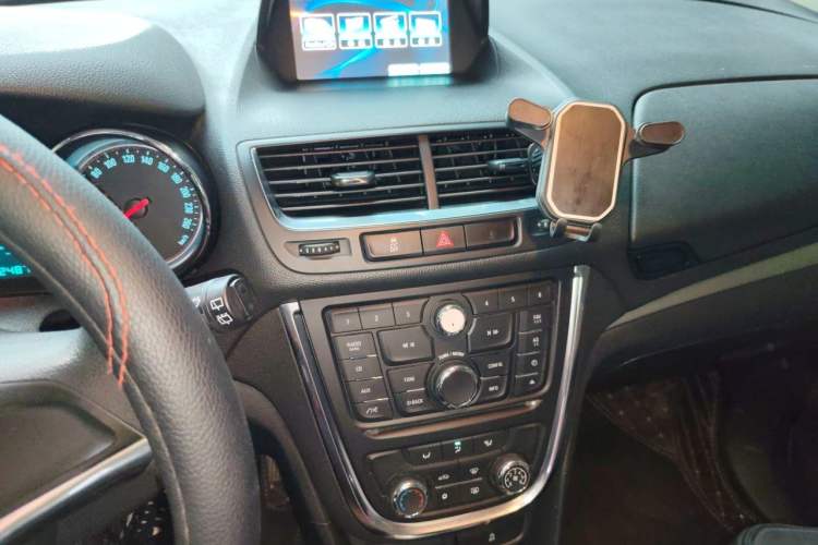 Used Buick Encore 2015 1.4T Automatic Two-Wheel Drive Urban Elite Version Audio And AC Panel