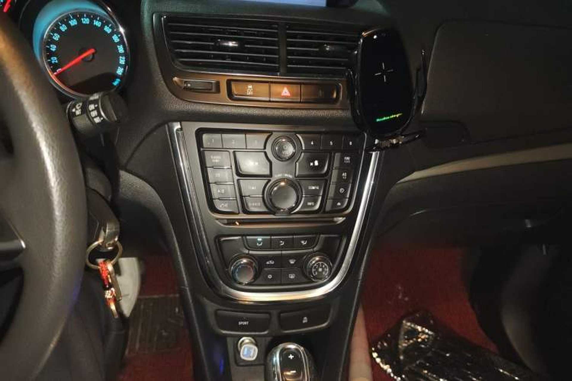 Used Buick Encore 2015 1.4T Automatic Two-Wheel Drive Urban Elite Version Audio And AC Panel