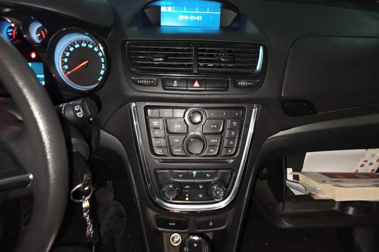 Used Buick Encore 2015 1.4T Automatic Two-Wheel Drive Urban Elite Version Audio And AC Panel