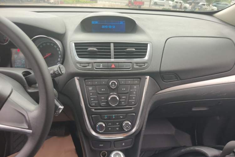 Used Buick Encore 2015 1.4T Automatic Two-Wheel Drive Urban Elite Version Audio And AC Panel