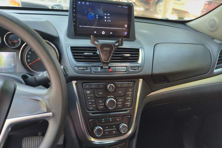 Used Buick Encore 2015 1.4T Automatic Two-Wheel Drive Urban Elite Version Audio And AC Panel