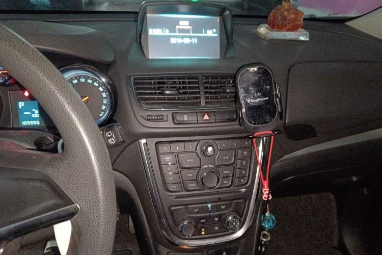 Used Buick Encore 2015 1.4T Automatic Two-Wheel Drive Urban Elite Version Audio And AC Panel