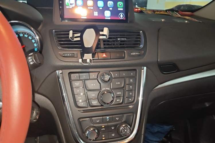 Used Buick Encore 2015 1.4T Automatic Two-Wheel Drive Urban Elite Version Audio And AC Panel