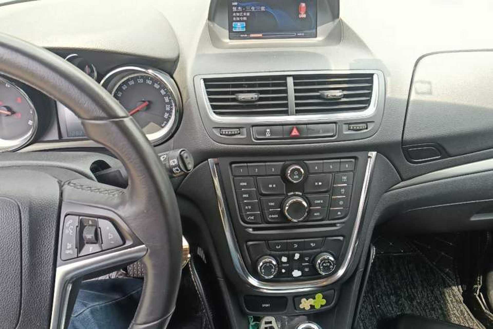 Used Buick Encore 2015 1.4T Automatic Two-Wheel Drive Urban Leading Model Audio And AC Panel