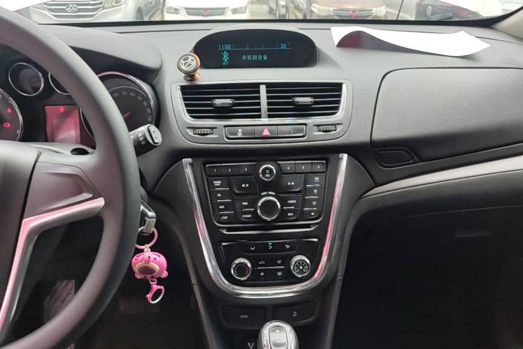 Used Buick Encore 2015 1.4T Automatic Two-Wheel Drive Urban Elite Version Audio And AC Panel