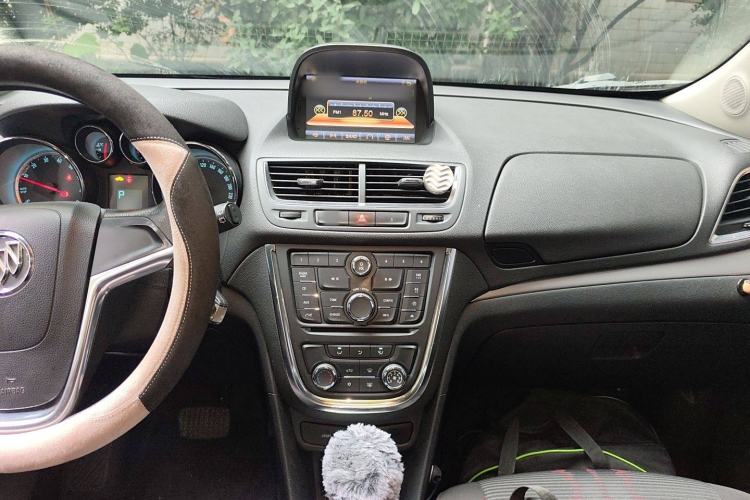 Used Buick Encore 2015 1.4T Automatic Two-Wheel Drive Urban Elite Version Audio And AC Panel