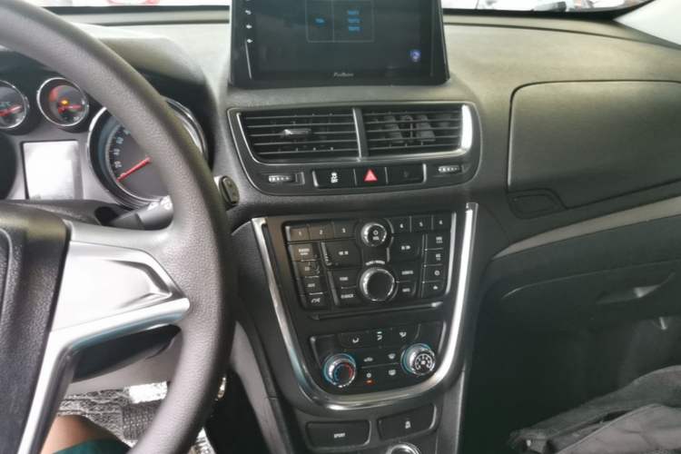 Used Buick Encore 2015 1.4T Automatic Two-Wheel Drive Urban Elite Version Audio And AC Panel