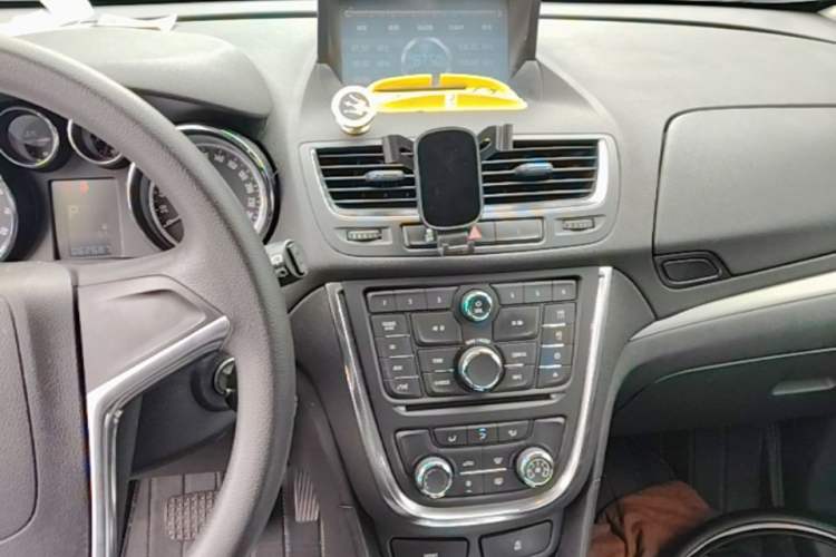 Used Buick Encore 2015 1.4T Automatic Two-Wheel Drive Urban Elite Version Audio And AC Panel