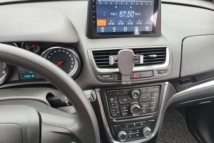 Used Buick Encore 2015 1.4T Automatic Two-Wheel Drive Urban Elite Version Audio And AC Panel