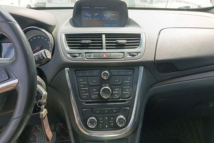 Used Buick Encore 2015 1.4T Automatic Two-Wheel Drive Urban Leading Model Audio And AC Panel
