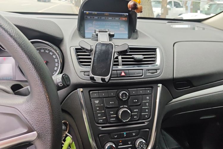 Used Buick Encore 2015 1.4T Automatic Two-Wheel Drive Urban Elite Version Audio And AC Panel